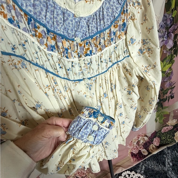 FREE PEOPLE Paloma Ivory Blue Floral Print Boho Long Sleeve Button Shirt Medium - Picture 8 of 15